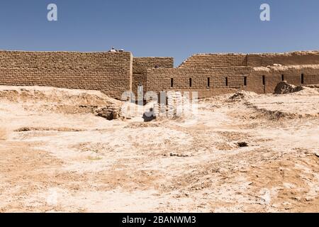 Kampirtepa, Kampir Tepa, Kampirtepe, Kampir Tepe, città antica e porto del fiume Amu Darya, Termez, regione di Surxondaryo, Uzbekistan, Asia centrale, Asia Foto Stock