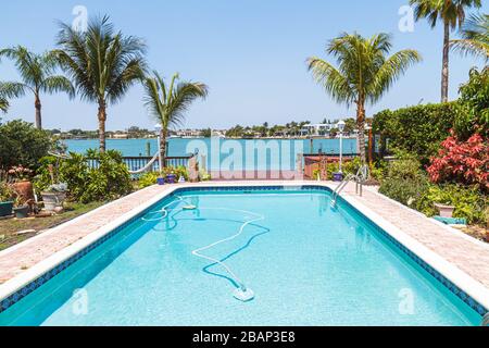 Miami Beach Florida, Normandia Shores, Biscayne Bay, lungomare, cortile residenziale, piscina, FL110331121 Foto Stock