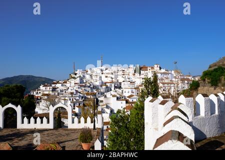 Il villaggio bianco di Comares, nella regione Axarquia di Andalusia, Costa del Sol, Spagna, Europa Foto Stock