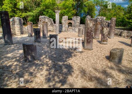 Butrint è il principale centro archeologico dell'Albania ed è protetto dall'UNESCO come patrimonio dell'umanità. L'antica città è stata costruita su Ksami Foto Stock