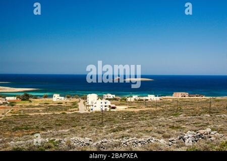 Vista panoramica sul porto di Kythera nel villaggio di Diakofti. Diakofti si trova vicino al famoso relitto della nave 'Nordland', Diakofti Kythera, Grecia, Medite Foto Stock