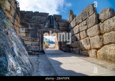 Porta del Leone, l'ingresso principale della cittadella di Micene. Sito archeologico di Micene nella Grecia Peloponneso Foto Stock