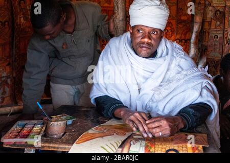 Negozio di souvenir a Lalibela con motivi religiosi tradizionali dal momento della più grande gloria dell'Impero Aksum, Lalibela, regione di Amhara, Etiopia Foto Stock