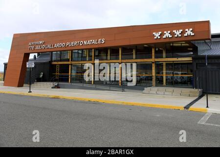 L'aeroporto Teniente Julio Gallardo, la città di Puerto Natales, Patagonia, Cile, Sud America Foto Stock