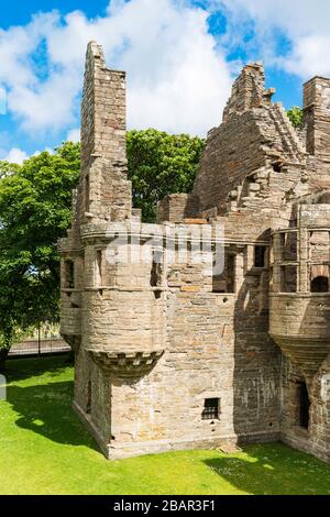 Il Palazzo di Earl's è un palazzo storico in rovina vicino alla Cattedrale di St Magnus, a Kirkwallk, Orkney, Scozia. Foto Stock