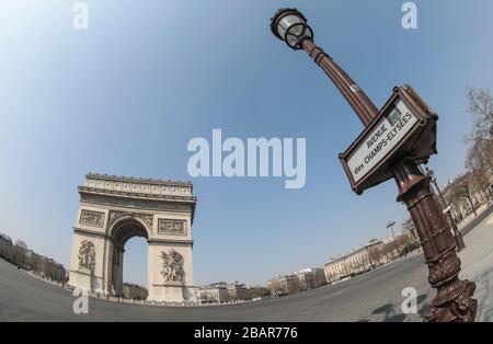 PARIGI LOCKDOWN 10TH GIORNO Foto Stock