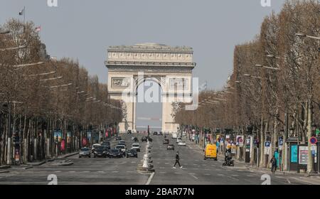 PARIGI LOCKDOWN 10TH GIORNO Foto Stock