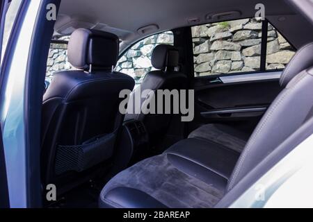 Cluj-Napoca, Romania - 21 luglio 2018 : Mercedes-Benz ML-Class ML500 SUV test drive on. Equipaggiamento Avantgarde, interni in pelle, cambio automatico, foto Foto Stock