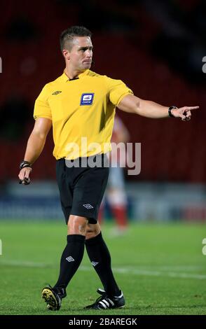 James Adcock, arbitro della partita Foto Stock