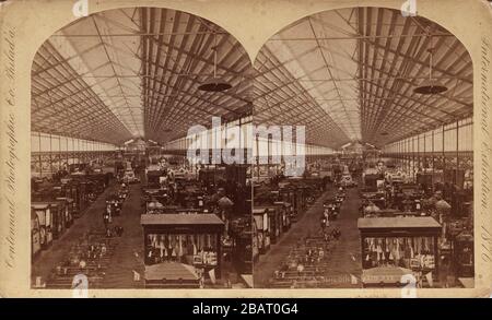 Main Avenue East, Main Building, Centennial International Exhibition, Philadelphia, di William Notman, 1876 Foto Stock