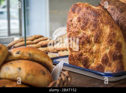 Originale focaccia italiana su panetteria Foto Stock