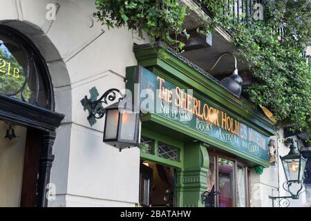 Sherlock Holmes Museum Accedi 221 Baker Street, Londra. Foto Stock