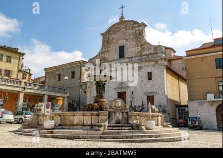 Chiesa di San Giovanni Battista in Piazza Plebiscito, Castel di Sangro, Abruzzo, Italia, Europa Foto Stock