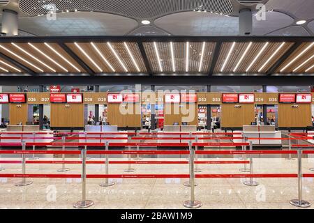 Area check-in vuota nel nuovo aeroporto internazionale principale di Istanbul. Foto Stock