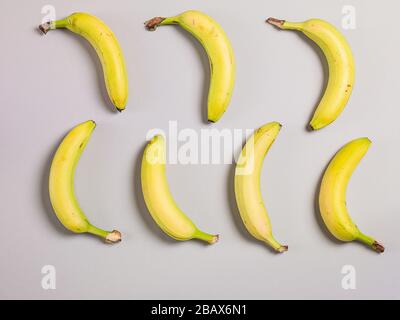 Banane su sfondo sfumato Foto Stock