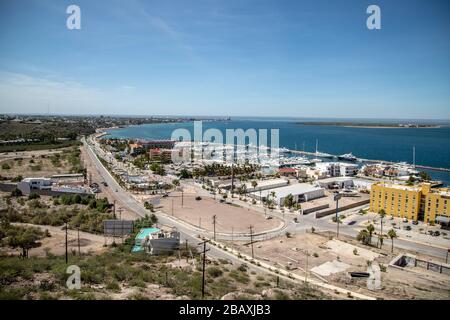 Vista panoramica della città di la Paz in Baja California (Messico), una destinazione perfetta per le vacanze estive Foto Stock