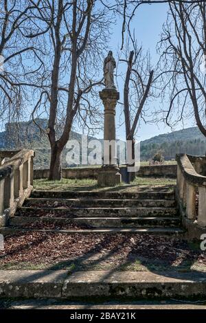 Segreto Giardino dei benedettini del monastero di San Salvador nella città di Oña, provincia di Burgos, Castiglia e Leon, Spagna Foto Stock