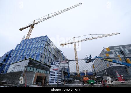 Portland, Stati Uniti. 14th Mar, 2020. I lavori di costruzione proseguono nell'espansione della sede dell'Adidas North American a Portland, Ore., il 14 marzo 2020. La società tedesca di scarpe chiuse tutti i negozi in Nord America e in Europa in risposta allo scoppio del romanzo coronavirus. (Foto di Alex Milan Tracy/Sipa USA) Credit: Sipa USA/Alamy Live News Foto Stock