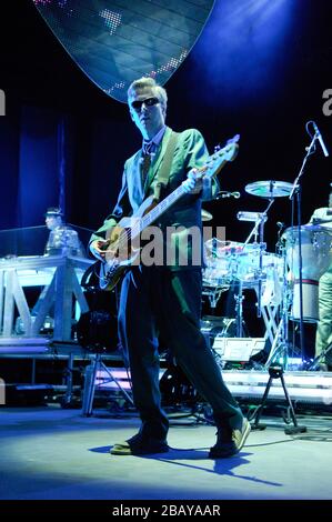 Adam Yauch aka MCA dei Beastie Boys che si esibiscono al Santa Barbara Bowl il 23 agosto 2007 a Santa Barbara, California. Foto Stock