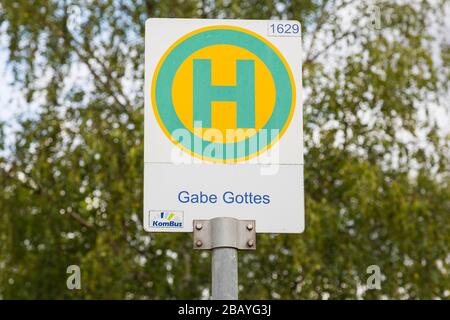 Fermata dell'autobus a Gabe Gottes, quartiere Saalfeld-Rudolstadt, Turingia, Germania Foto Stock