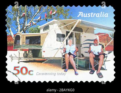 Australia - CIRCA 2007: Un francobollo stampato in Australia mostra Famiglia godendo di una carovana, caravanning oggi, circa 2007 Foto Stock