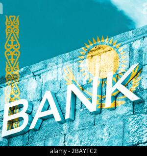 Concetto economico e finanziario di banca con bandiera del Kazakistan Foto Stock