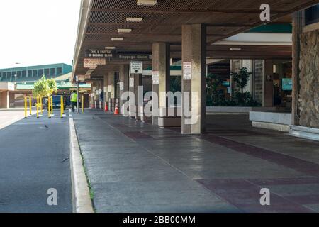 Il vuoto arrivo Terminal all'Aeroporto di Maui (OGG) a Kahului, Maui, Hawaii durante Covid-19 Pandemic Foto Stock