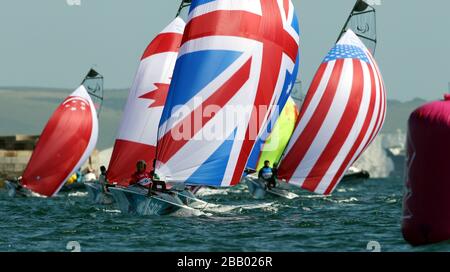 L'equipaggio di Skud della Gran Bretagna, Alexandra Rickham e Niki Birrell, durante l'odierno penultimo round del concorso di gommone Paralimpic Skud 2 persone presso la sede di Weymouth e Portland. Foto Stock