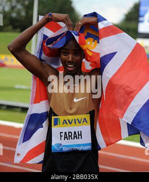 Mo Farah della Gran Bretagna dopo aver vinto la gara di 2 miglia al Gran Premio di Birmingham Foto Stock