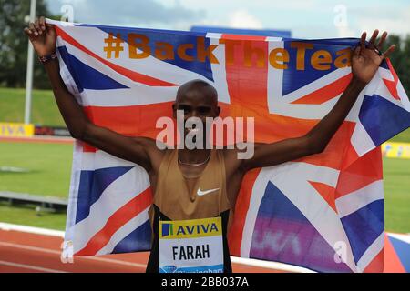 Mo Farah della Gran Bretagna dopo aver vinto la gara di 2 miglia al Gran Premio di Birmingham Foto Stock