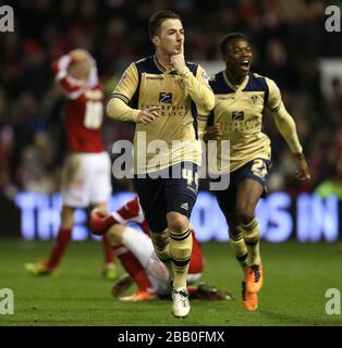 Ross McCormack del Leeds United celebra il punteggio del suo primo obiettivo Foto Stock