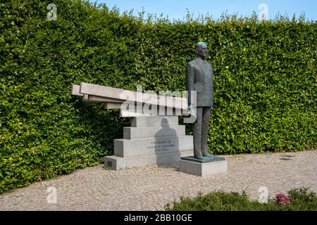 Statua del re Federico IX di Danimarca al Parco Langelinie di Copenaghen, Danimarca, Europa Foto Stock