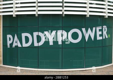 Cartello Paddy Power all'ippodromo di Cheltenham Foto Stock