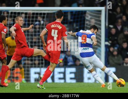 Il Queens Park Rangers' Charlie Austin segna il suo primo obiettivo Foto Stock