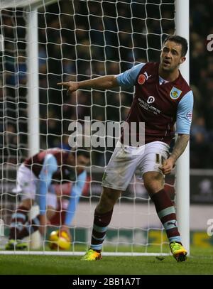 Danny Ings di Burnley celebra il punteggio dell'obiettivo equalizzante Foto Stock