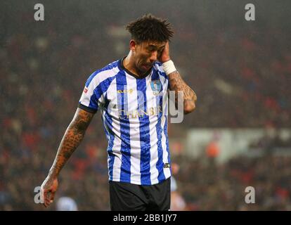 Il Liam Palmer del mercoledì di Sheffield durante la partita del campionato Sky Bet al bet365 Stadium Foto Stock