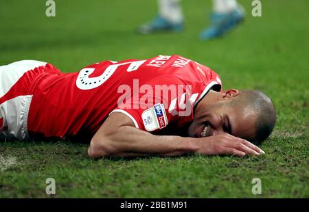 Il Darren Pratley di Charlton Athletic reagisce in campo Foto Stock