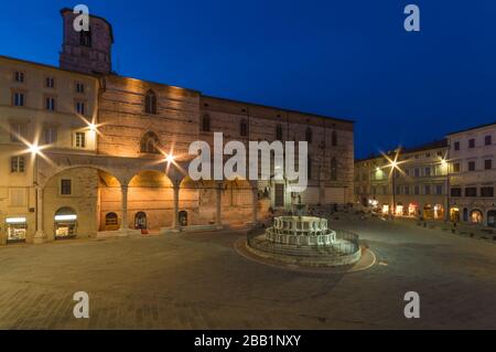 Perugia (Umbria) - la splendida città medievale, capitale dell'Umbria, centro Italia. Qui una vista del centro storico artistico. Foto Stock