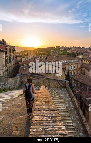 Perugia (Umbria) - la splendida città medievale, capitale dell'Umbria, centro Italia. Qui una vista del centro storico artistico. Foto Stock