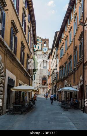 Perugia (Umbria) - la splendida città medievale, capitale dell'Umbria, centro Italia. Qui una vista del centro storico artistico. Foto Stock