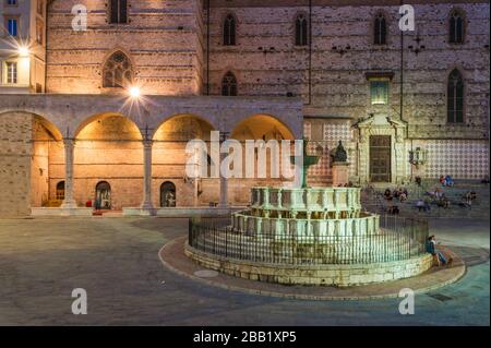 Perugia (Umbria) - la splendida città medievale, capitale dell'Umbria, centro Italia. Qui una vista del centro storico artistico. Foto Stock