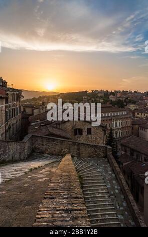 Perugia (Umbria) - la splendida città medievale, capitale dell'Umbria, centro Italia. Qui una vista del centro storico artistico. Foto Stock