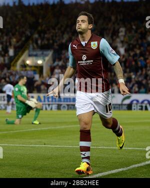 Danny Ings di Burnley celebra il punteggio del suo team 2nd goal contro Preston North End Foto Stock