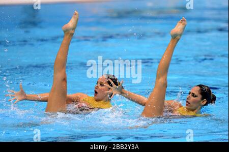 Isabel Delgado Plancarte del Messico e Nuria Diosdado Garcia in azione durante la routine tecnica della concorrenza sincronizzata Duets Nuoto presso il Centro Acquatico Foto Stock