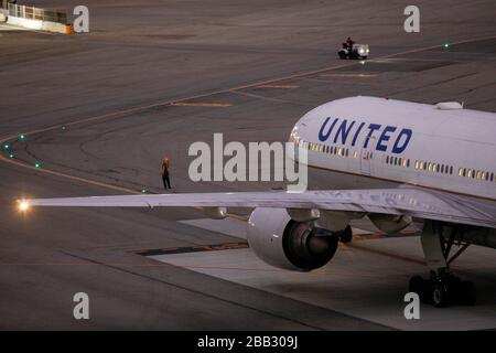 Un jet United Airlines 777-200 si prepara a partire dall'Aeroporto Internazionale di San Francisco venerdì 27th settembre 2019 a San Francisco, USA. (Foto di IOS/Espa-Images) Foto Stock