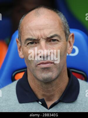 Paul le Guen, Head Coach dell'Oman, prima del gioco contro la lettura. Foto Stock