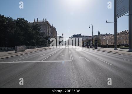 Wien, Autofreier Museumsplatz wegen der Maßnahmen gegen die Ausbreitung des Coronavirus - Vienna, auto libera Museumsplatz, coprifuoco a causa di Corona Viru Foto Stock