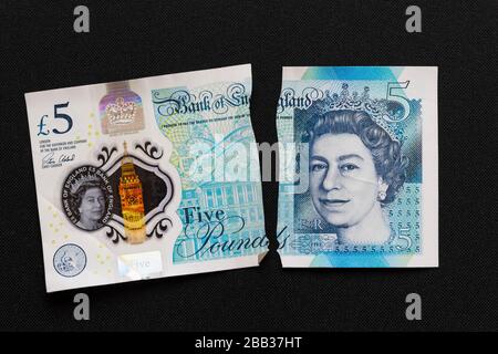 Circa 50 milioni di note di polimero "più durevole" £5 e £10 sono state sostituite a causa dell'usura. Foto Stock