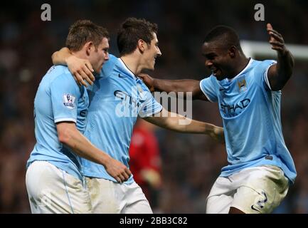 Stevan Jovetic della città di Manchester celebra il terzo obiettivo. Foto Stock