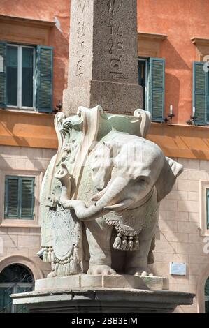 Elefante e obelisco in Piazza della Minerva, Roma. Foto Stock